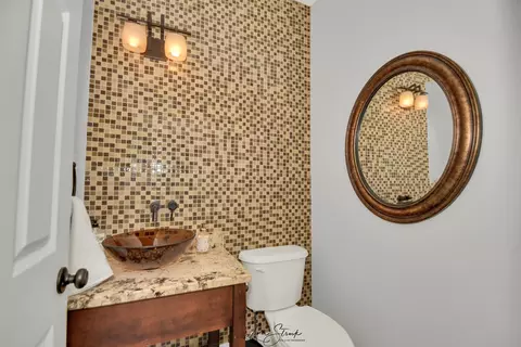 Bath - 5333 155th St, Oak Forest, IL 60452 photo 1 of 5