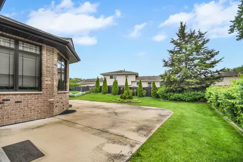 Exterior - 5333 155th St, Oak Forest, IL 60452 photo 3 of 5