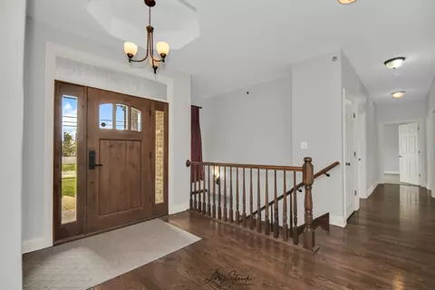 Entry Way - 5333 155th St, Oak Forest, IL 60452 photo 1 of 2