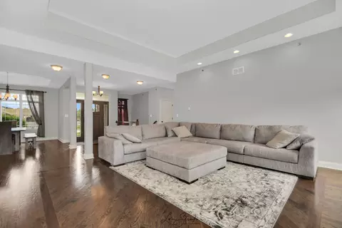 Living - 5333 155th St, Oak Forest, IL 60452 photo 1 of 2