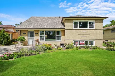 4508 W 100th St, Oak Lawn, IL 60453