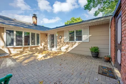 Exterior - 14 Duxbury, Rolling Meadows, IL 60008 photo 8 of 8