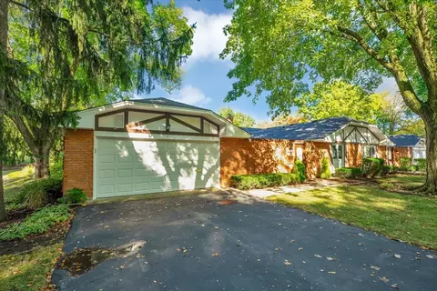 14 Duxbury, Rolling Meadows, IL 60008
