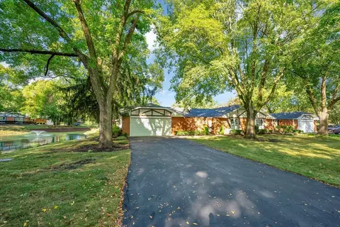 Exterior - 14 Duxbury, Rolling Meadows, IL 60008 photo 3 of 8