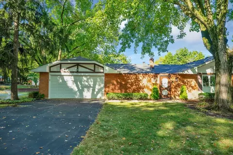 Exterior - 14 Duxbury, Rolling Meadows, IL 60008 photo 1 of 8