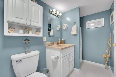 Bath - 14 Duxbury, Rolling Meadows, IL 60008 photo 4 of 4