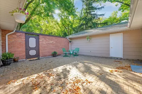 Exterior - 14 Duxbury, Rolling Meadows, IL 60008 photo 6 of 8