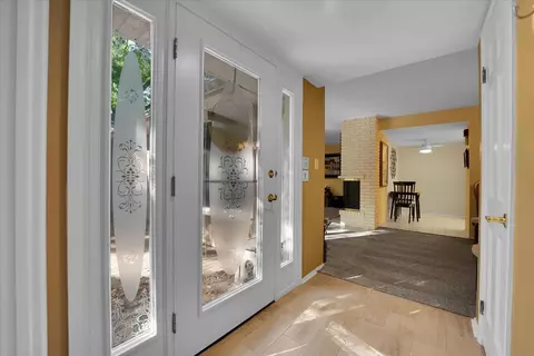 Entry Way - 14 Duxbury, Rolling Meadows, IL 60008 photo 1 of 2