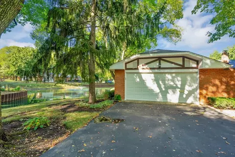 Exterior - 14 Duxbury, Rolling Meadows, IL 60008 photo 2 of 8