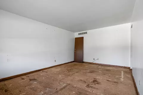 725 E North St, Lockport, IL 60441 photo 7