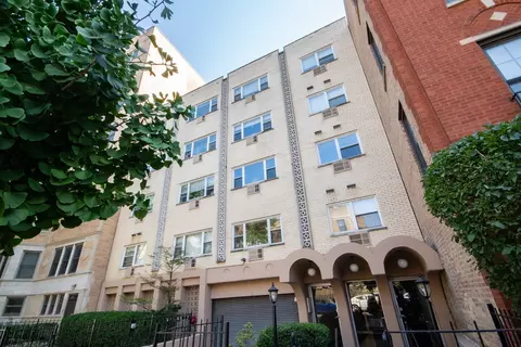 619 W Stratford Pl #501, Chicago, IL 60657