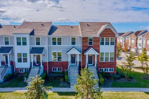 3 Nicholas Dr, Des Plaines, IL 60016