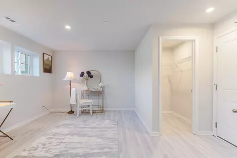 Other - 3 Nicholas Dr, Des Plaines, IL 60016 photo 5 of 8