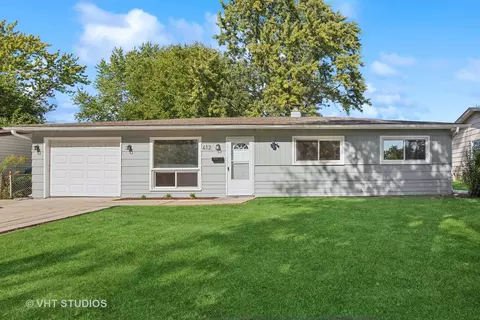 412 Cahill Rd, Streamwood, IL 60107