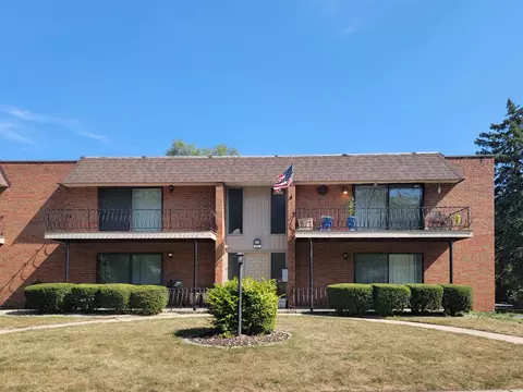 623 N Carroll Pkwy #202, Glenwood, IL 60425