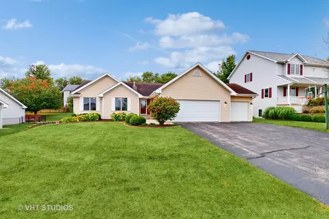 5381 Eagle Valley Trl, Machesney Park, IL 61115