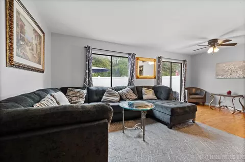 1094 Cascade Dr, Aurora, IL 60506 photo 6