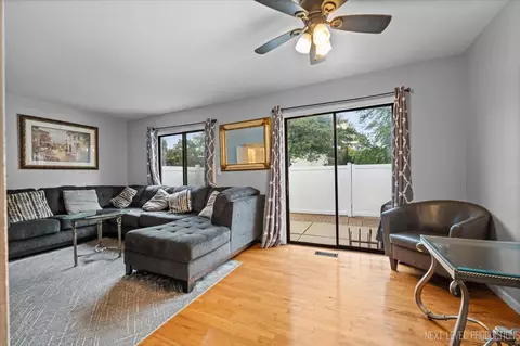 1094 Cascade Dr, Aurora, IL 60506 photo 7
