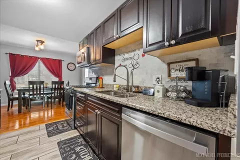 1094 Cascade Dr, Aurora, IL 60506 photo 5