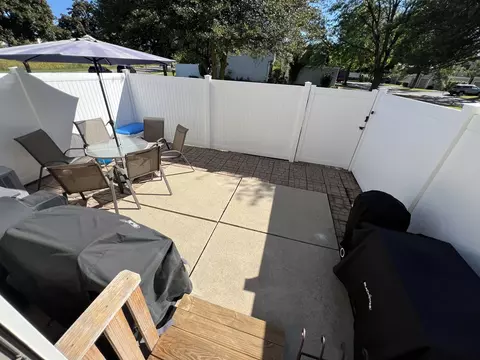 1094 Cascade Dr, Aurora, IL 60506 photo 8