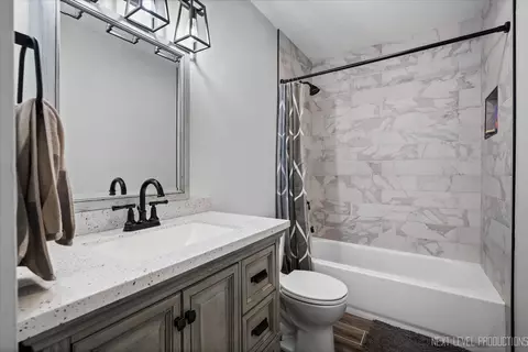 1094 Cascade Dr, Aurora, IL 60506 photo 13