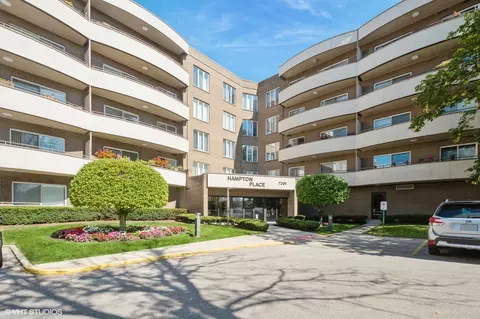 7201 N Lincoln Ave #405, Lincolnwood, IL 60712