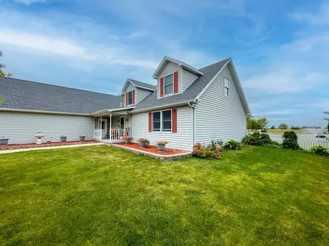 Exterior - 302 Jonquil Ln, Mazon, IL 60444 photo 10 of 12