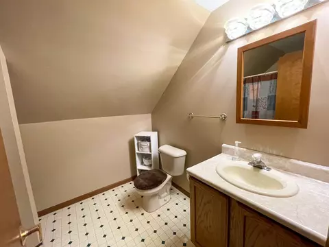 Bath - 302 Jonquil Ln, Mazon, IL 60444 photo 4 of 4