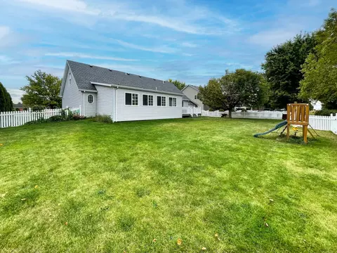 Exterior - 302 Jonquil Ln, Mazon, IL 60444 photo 11 of 12