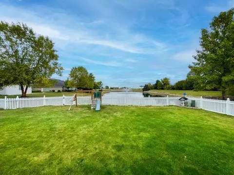 Exterior - 302 Jonquil Ln, Mazon, IL 60444 photo 4 of 12