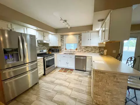 Kitchen - 302 Jonquil Ln, Mazon, IL 60444 photo 1 of 5