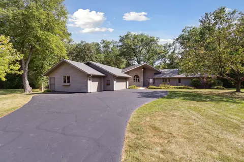 1270 Dennis Dr, Rockford, IL 61103