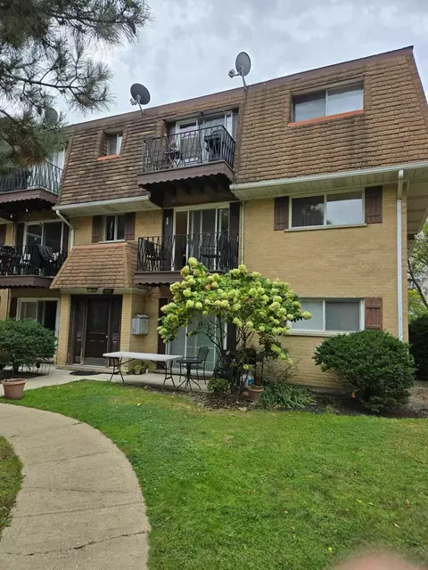 8559 W Rascher Ave #2N, Chicago, IL 60656