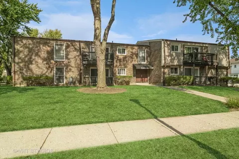 220 W Colfax St #102, Palatine, IL 60067