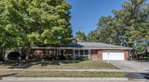 230 Harvey Ave, Grayslake, IL 60030