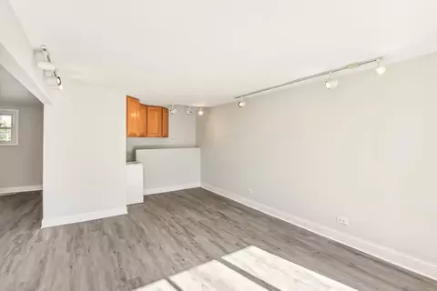 Living - 14759 Massasoit Ave, Oak Forest, IL 60452 photo 8 of 8