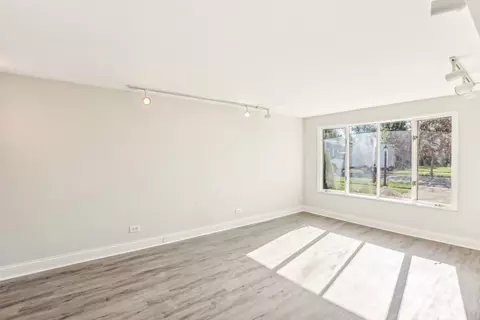 Living - 14759 Massasoit Ave, Oak Forest, IL 60452 photo 7 of 8