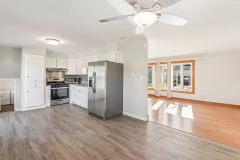 Living - 14759 Massasoit Ave, Oak Forest, IL 60452 photo 4 of 8