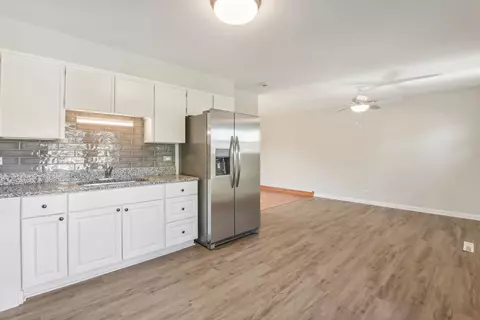 Kitchen - 14759 Massasoit Ave, Oak Forest, IL 60452 photo 1 of 2