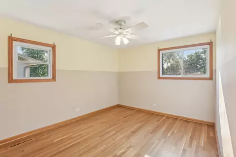 Bedroom - 14759 Massasoit Ave, Oak Forest, IL 60452 photo 3 of 4