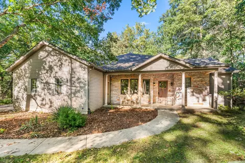 928 Monongahela Dr, Dixon, IL 61021