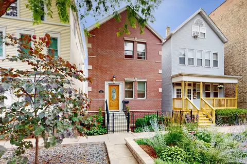 1331 W Wellington Ave, Chicago, IL 60657