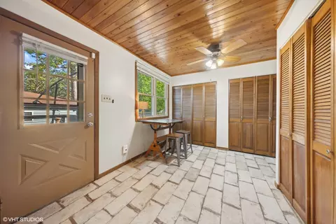 Entry Way - 7352 W 109th Pl, Worth, IL 60482 photo 1 of 1