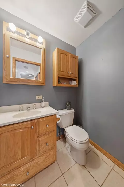 Bath - 7352 W 109th Pl, Worth, IL 60482 photo 4 of 4