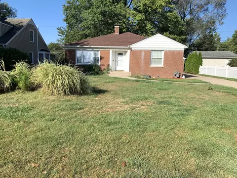 823 Hobbs Dr, Joliet, IL 60435