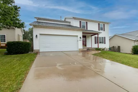 1715 Fairfield Dr, Normal, IL 61761 photo 2