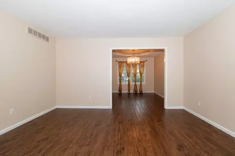 1715 Fairfield Dr, Normal, IL 61761 photo 5