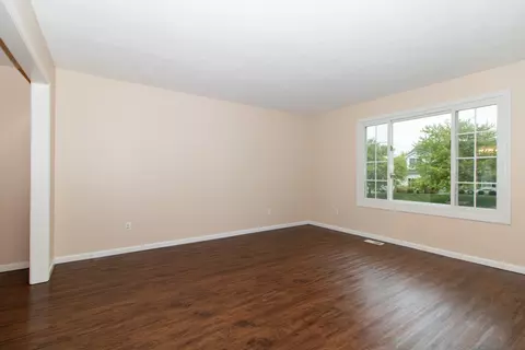1715 Fairfield Dr, Normal, IL 61761 photo 4