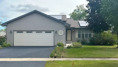 1218 Scenic Rd, Dekalb, IL 60115