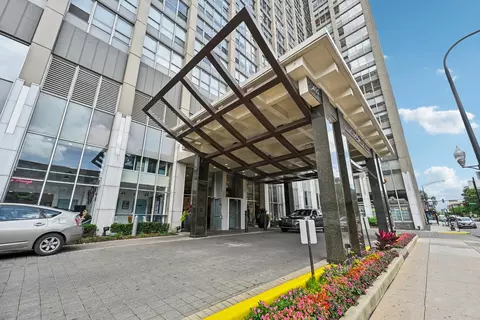 655 W Irving Park Rd #2307, Chicago, IL 60613